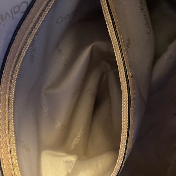 Calvin Klein Beige Angelina soft pebbled leather hand/shoulder, crossbody hobo. - Picture 9 of 13